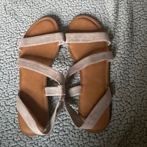 Womens Strappy sandals
